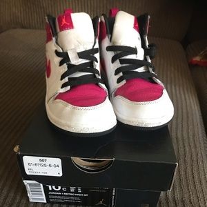 Jordan 1 Retro High - black white and pink